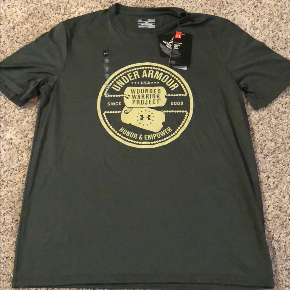 Men’s Under Armour Top!